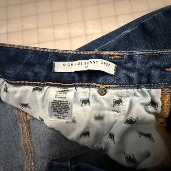 CROWN & IVY BLUE DENIM SKINNY CROPPED JEANS WITH RUFFLE HEM, SIZE 12 - Picture 9 of 15